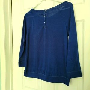 Aerie women top Medium deep blue. Sparingly used.